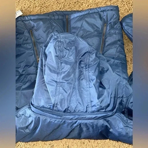 Boys Sz. Small Winter Coat - NEW - - Picture 3 of 4